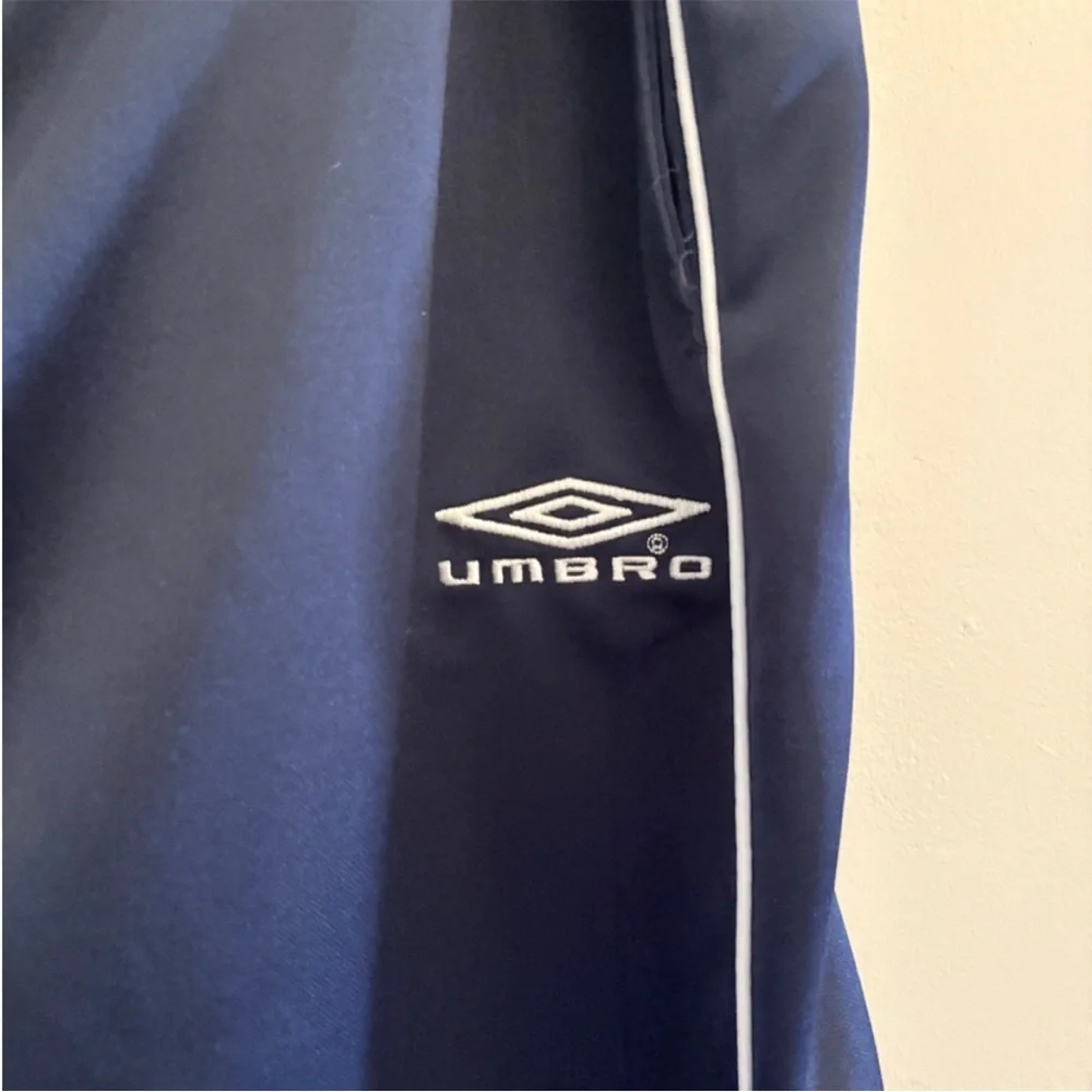Vintage 90s Umbro Navy Athletic Pants w White Piping & Zip Bottom – Large Fair - Picture 5 of 16